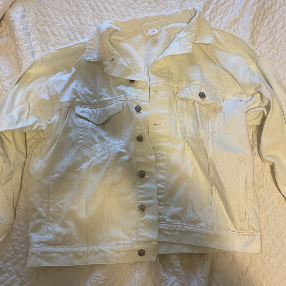 white oversized denim jacket size M H&M